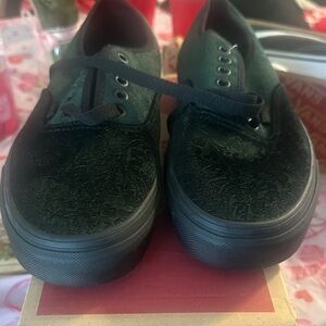 Vans Black Low-Top Platform Sneakers